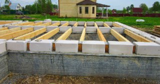 Фундамент для дома Петергоф. Заказать под ключ цена от 3307 руб/м3